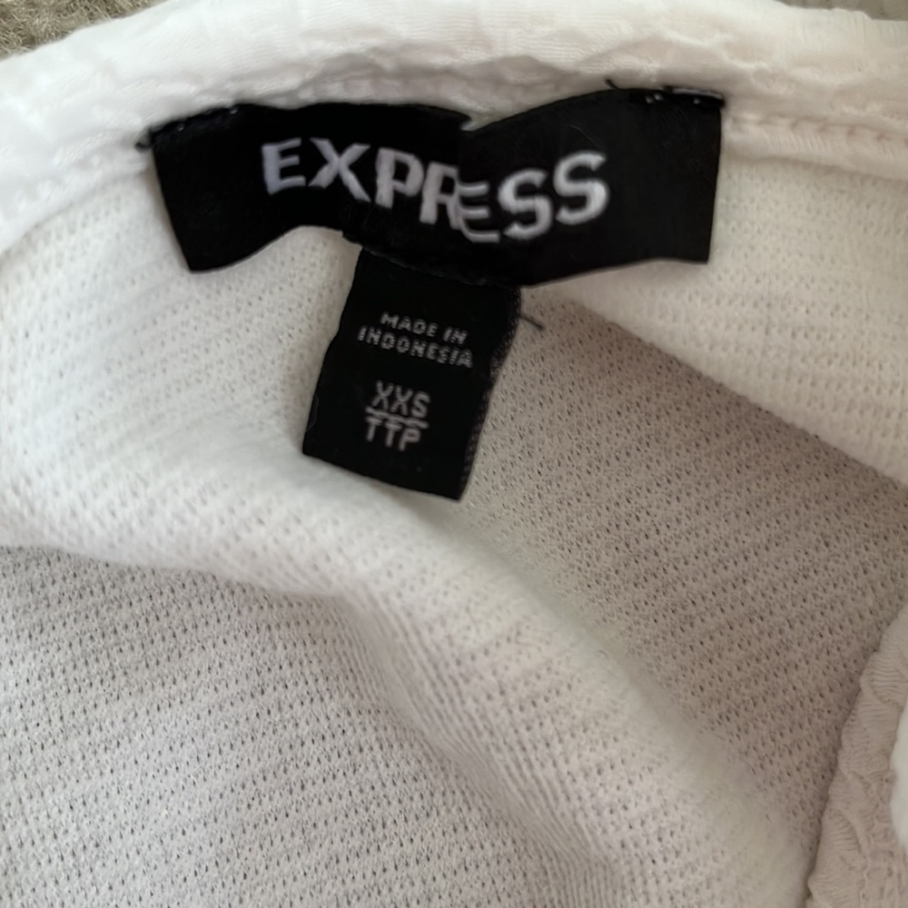 Express Blouse - Picture 5 of 5